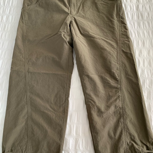 Columbia Capris - Picture 11 of 12
